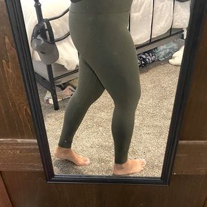High-waisted leggings